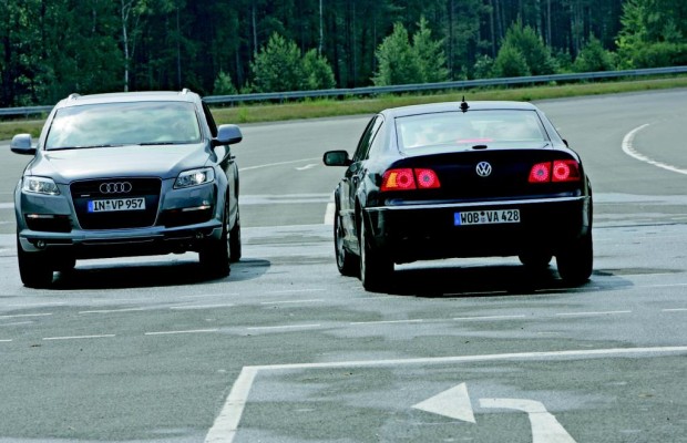 Recht: Besondere Sorgfalt beim Linksabbiegen - Vorsicht bei der Grundstücksausfahrt