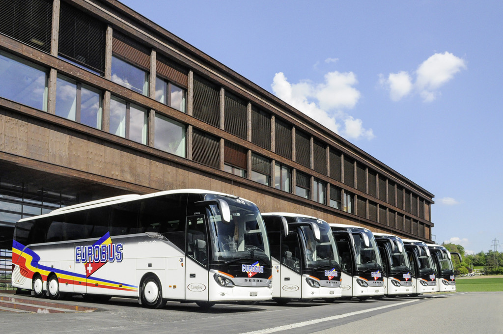 Schweizer Reiseunternehmen übernimmt sechs Setra S 516 HD