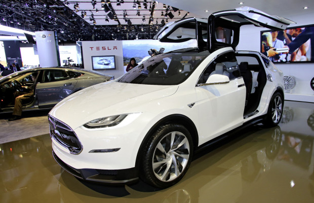 Tesla packt die Sonne in den Tank