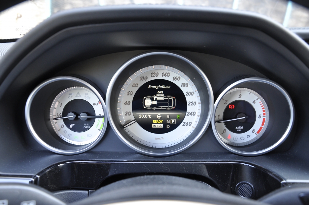 Test Mercedes-Benz E300 Hybrid  T-Modell - Der stille Streber