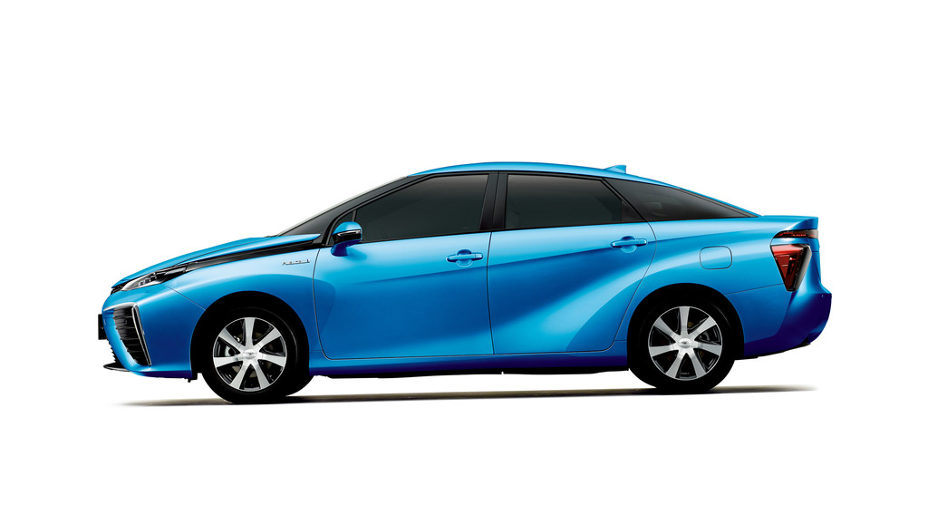 Toyota-Brennstoffzellenfahrzeug kommt 2015