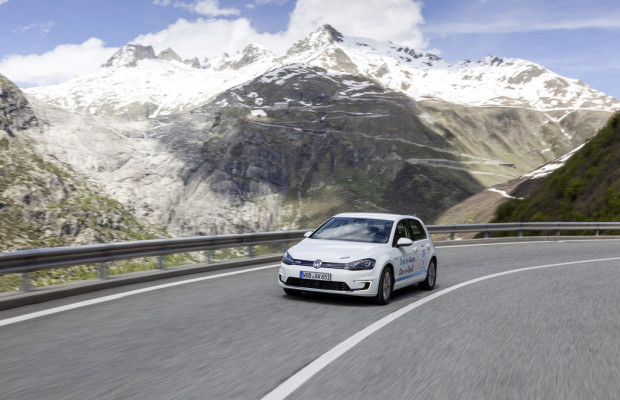VW Golf siegt bei E-Rallye