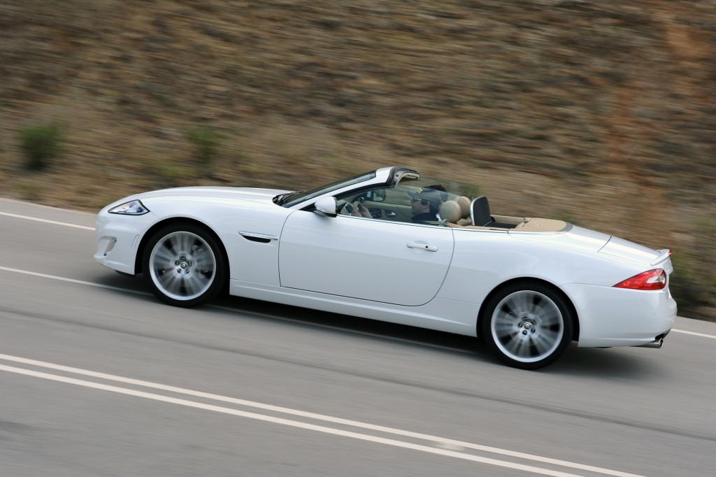 ; 107.580 Euro kostet das Cabriolet, womit es sich letztlich nur als besser ausgestattetes und limitiertes Serienmodell outet. 