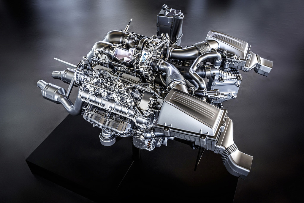 AMG 4,0-Liter-V8 für den GT: Biturbo im heißem Innen-V