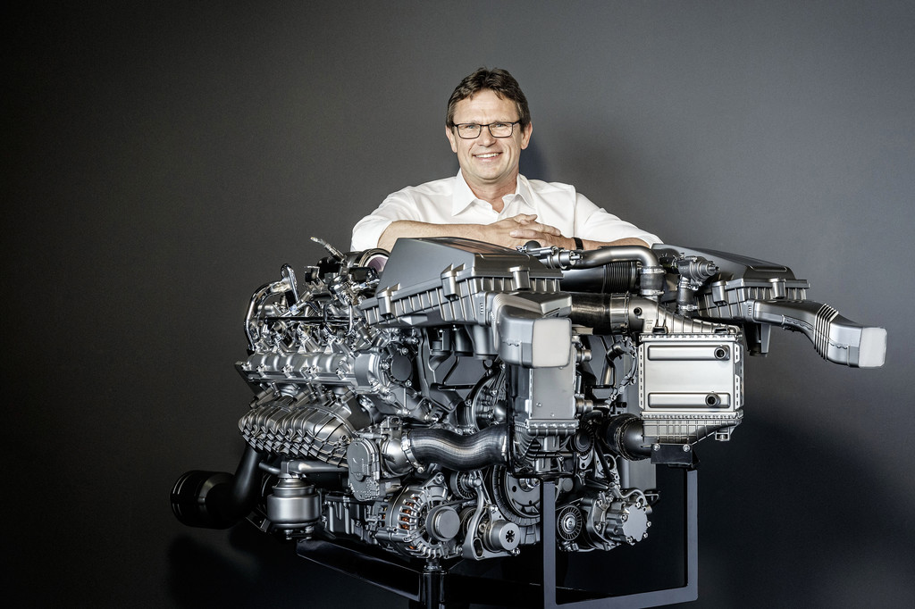 AMG 4,0-Liter-V8 für den GT: Biturbo im heißem Innen-V