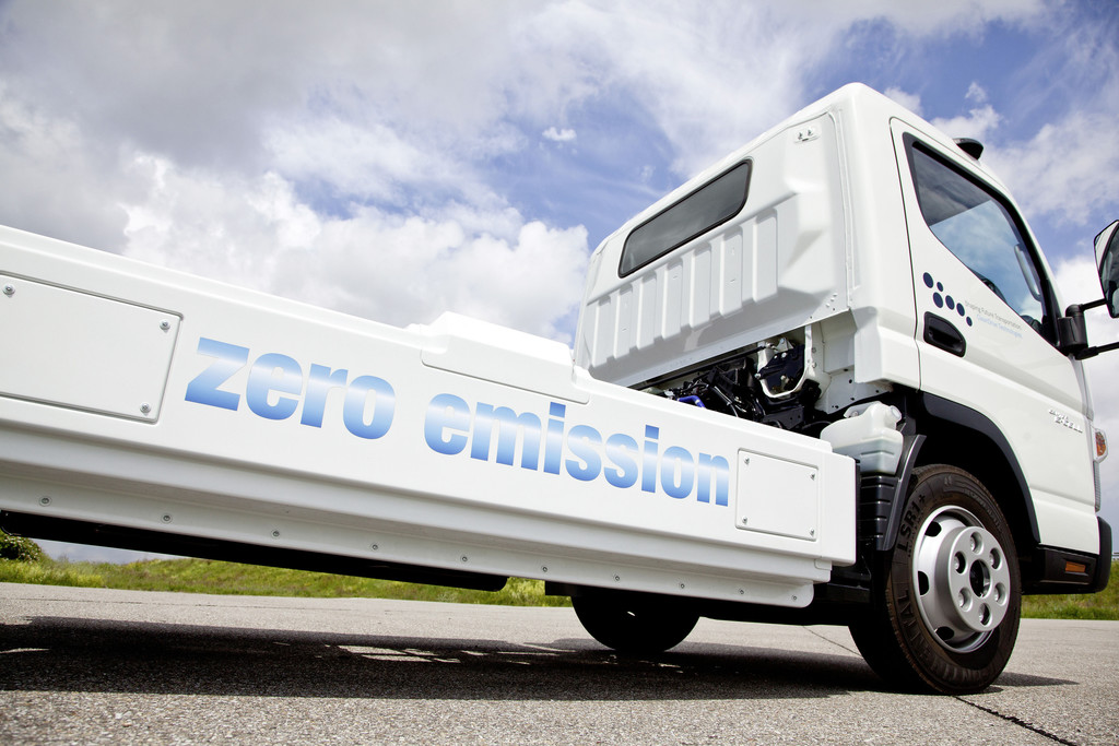Acht Fuso Canter E-Cell gehen in den Praxistest