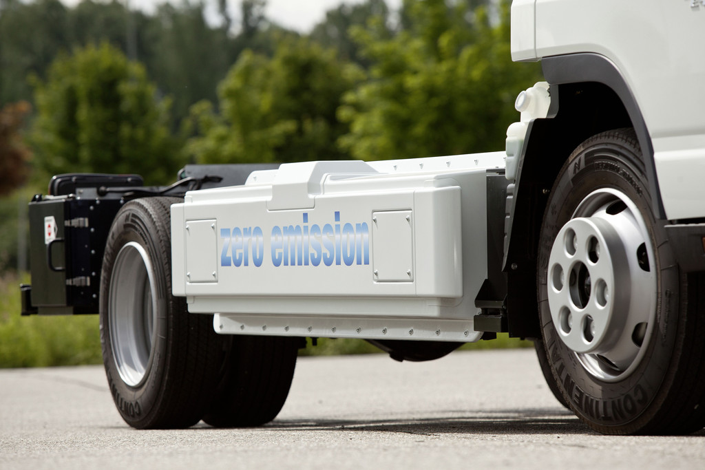 Acht Fuso Canter E-Cell gehen in den Praxistest