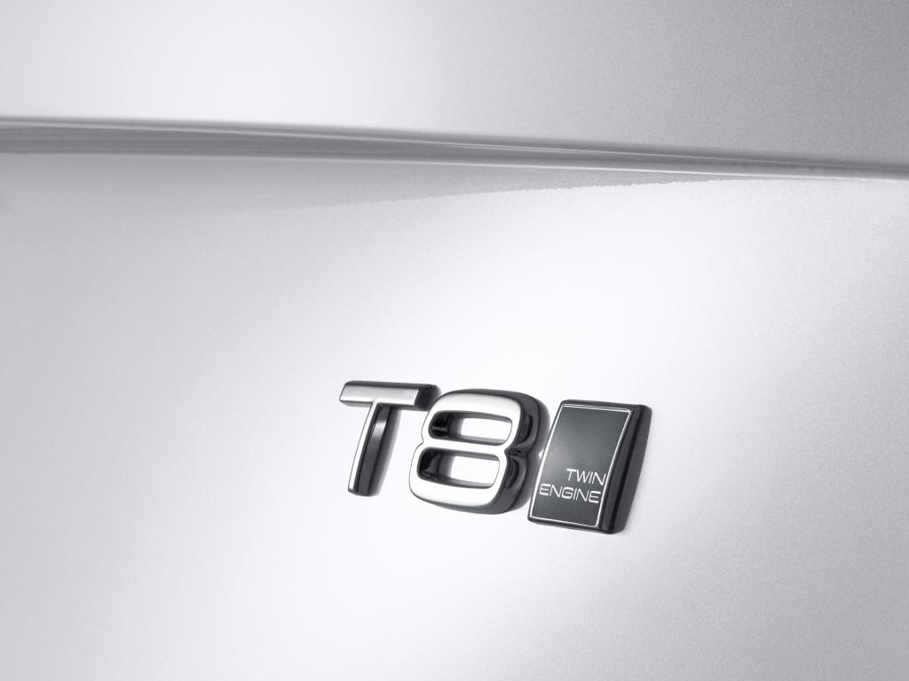 Anstelle eines V8, den es in der bisherigen Generation des XC90 gab, tritt nun der stärkere Plug-in-Hybrid als Top-Motorisierung, T8 genannt