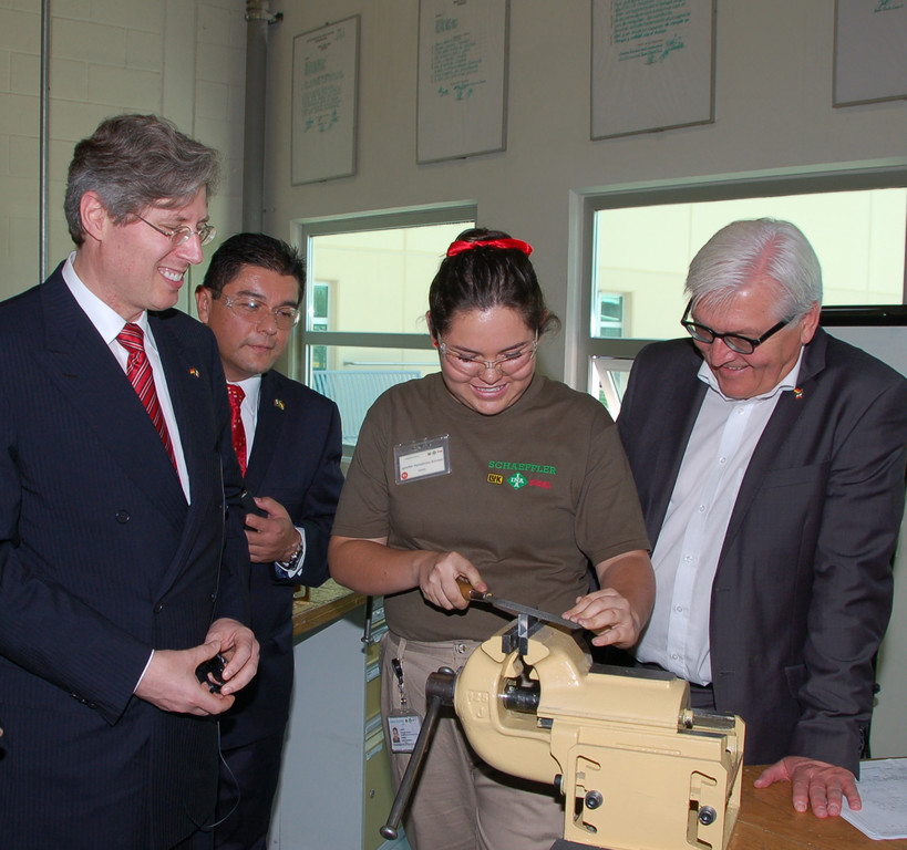 Außenminister Steinmeier besucht Schaeffler in Mexiko