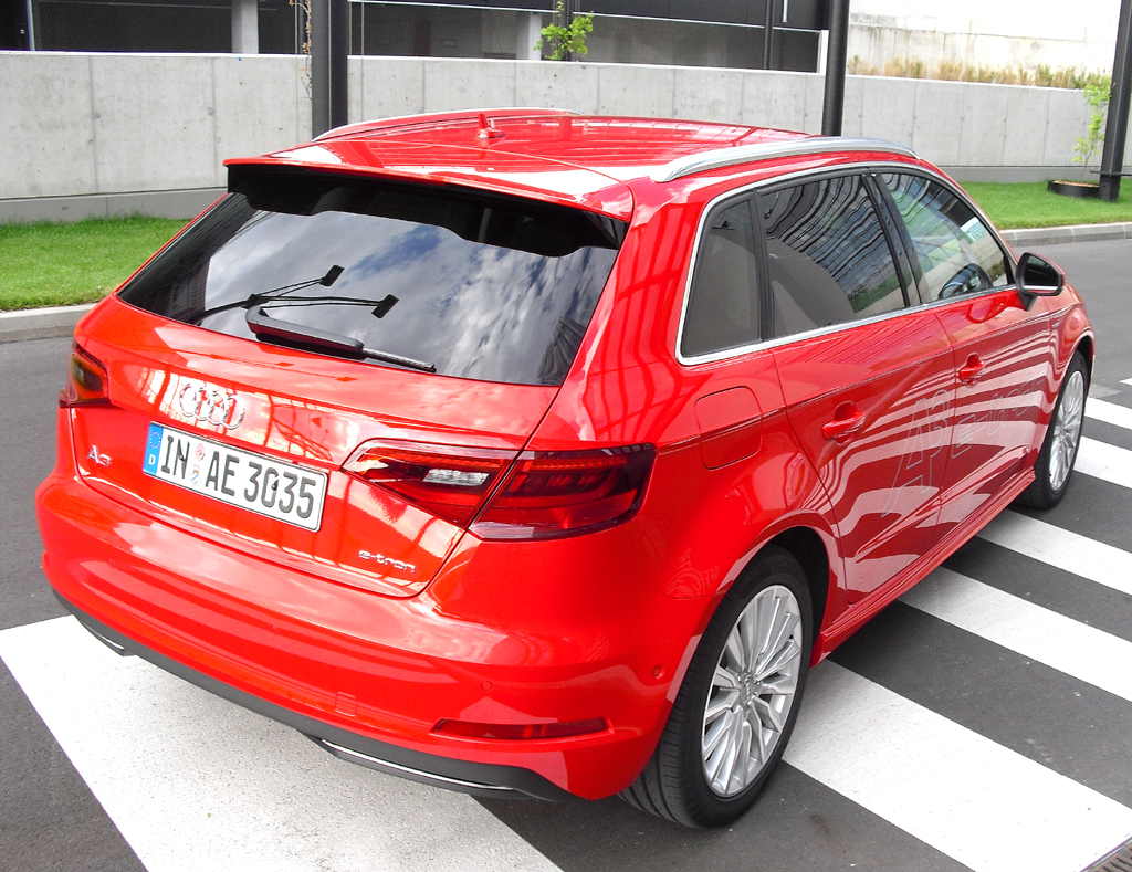 Audi A3 Sportback e-tron: Blick auf die Heckpartie. 