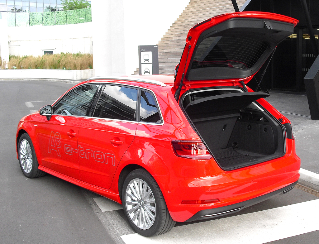 Audi A3 Sportback e-tron: Das Gepäckabteil fasst 280 bis 1120 Liter. 