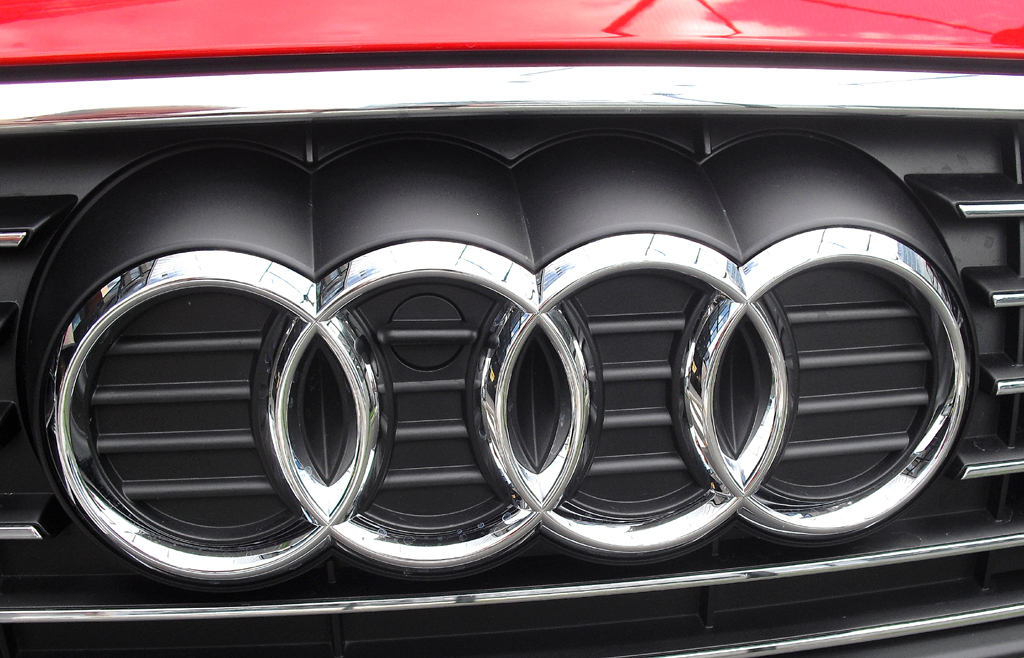 Audi A3 Sportback e-tron: Die vier Markenringe sitzen vorn im Kühlergrill. 