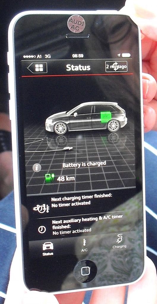 Audi A3 Sportback e-tron: Per Smartphone sind bestimmte Funktionen auch von außen steuerbar. 