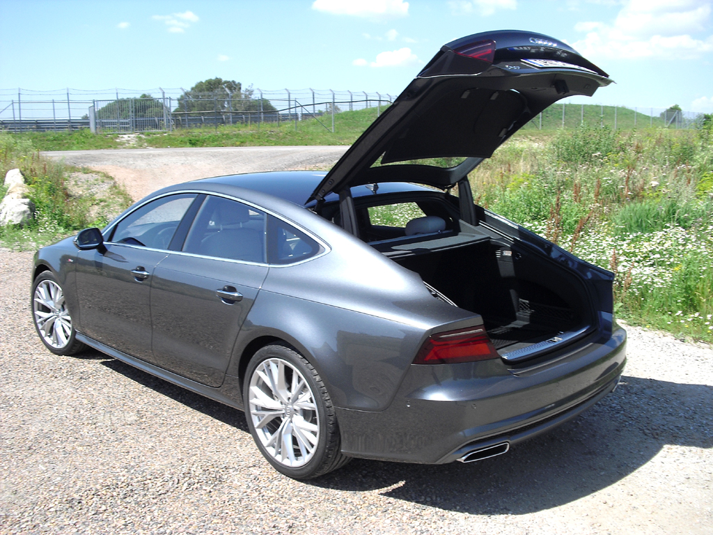 Audi A7 Sportback: Das Gepäckabteil fasst 535 bis 1390 Liter. 