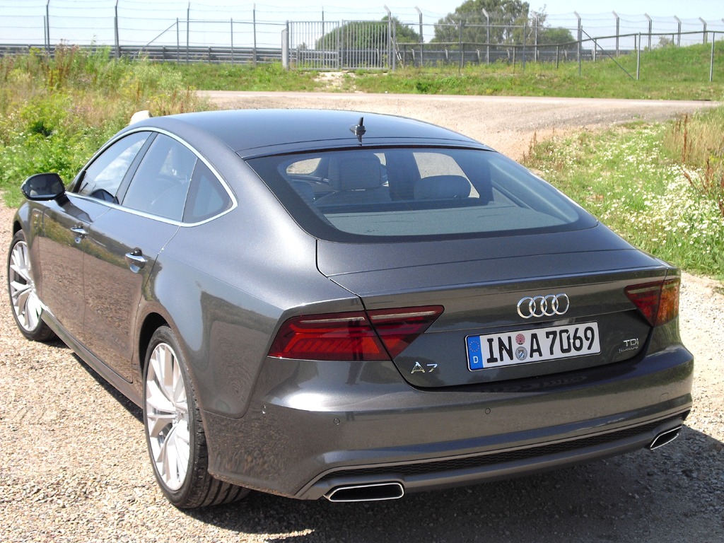 Audi A7 Sportback: Seiten-/Heckansicht. 