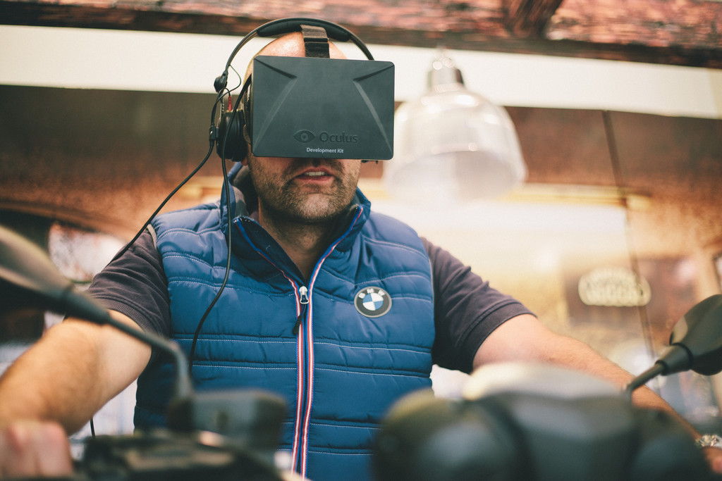 BMW ermöglicht realitätsnahe virtuelle Probefahrt auf dem Motorrad