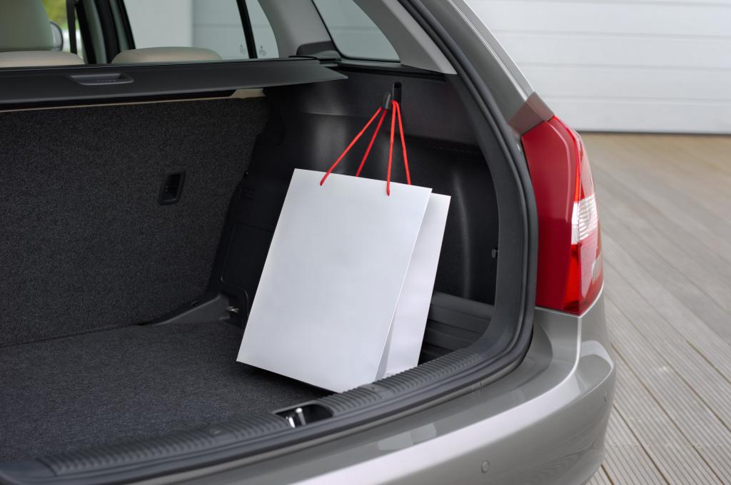 Bei gleichem Radstand hat der Combi deutlich mehr Platz im Kofferraum: 480 bis 1460 Liter passen hinein 