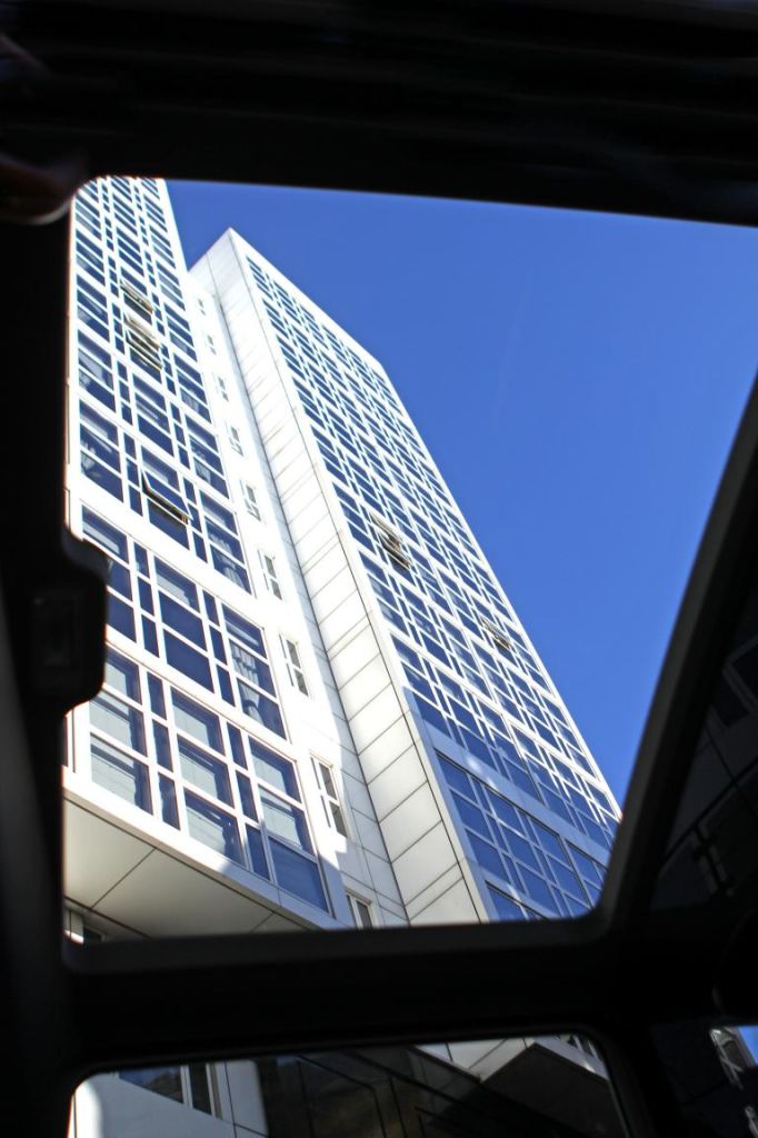 Blick aus dem Fenster des Panoramadaches des Metrocab.