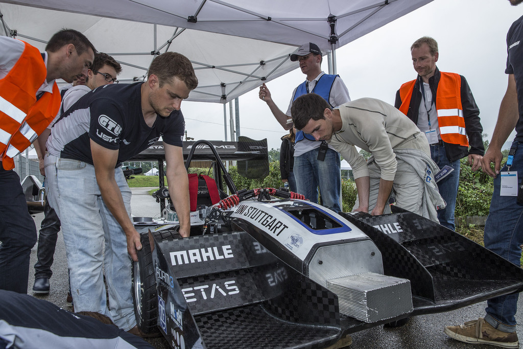 Daimler und AMG unterstützen Studententeams