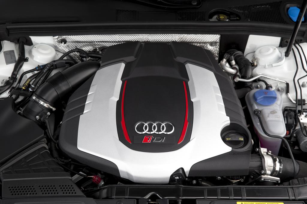 Die Bayern feiern das 25jährige TDI-Jubiläum mit einem Prototypen auf Basis des Sportwagens RS5, in dem sie dem sie erstmals öffentlich mit einem elektrischen Turbolader für den Diesel-Motor experimentierten. 