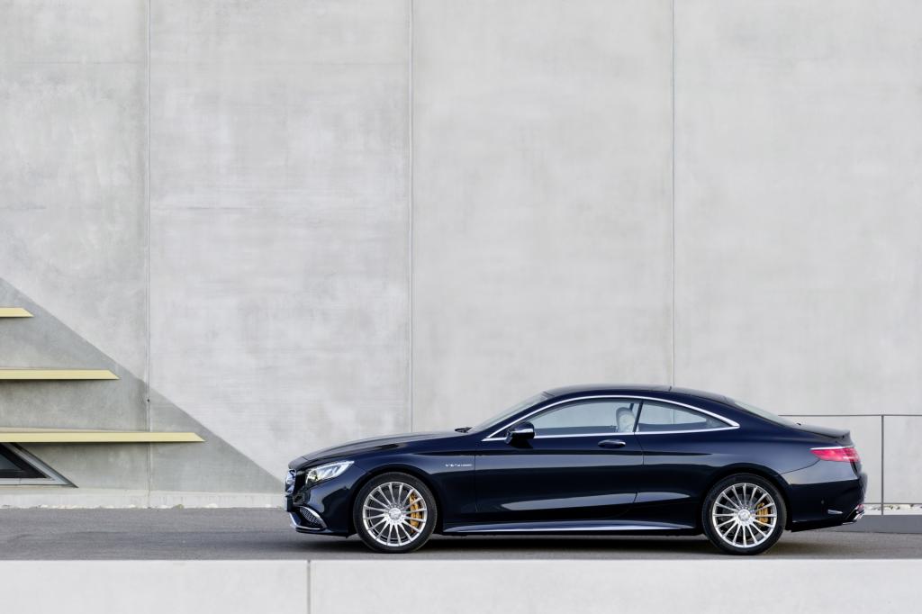 Die zweitürige Variante der Oberklasselimousine ist das vierte AMG-Modell mit V12-Triebwerk. 