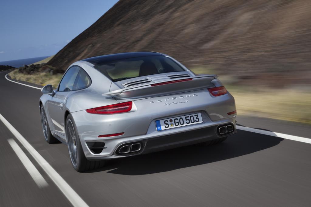 Einfach nur schnell fahren geht mit dem 412 kW/560 PS-Sechszylinderboxer natürlich auch