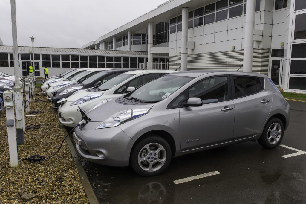 Elektrofahrzeuge - Mehr Dienstwagen unter Strom nötig