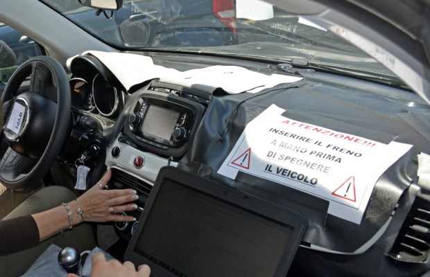 Erwischt: Blick ins Inneres eines Fiat 500X Erlkönigs