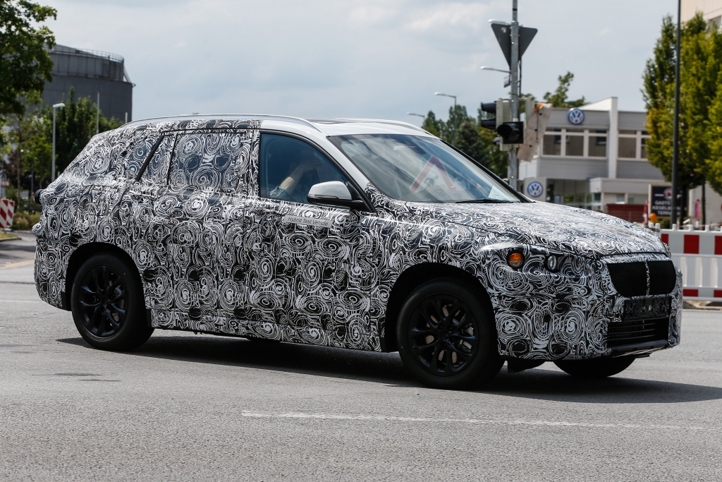 Erwischt: Erlkönig BMW FAST - BMW baut kompakten Crossover-Kombi
