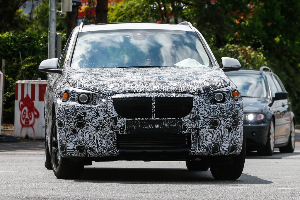 Erwischt: Erlkönig BMW FAST - BMW baut kompakten Crossover-Kombi