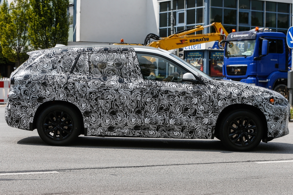 Erwischt: Erlkönig BMW FAST - BMW baut kompakten Crossover-Kombi