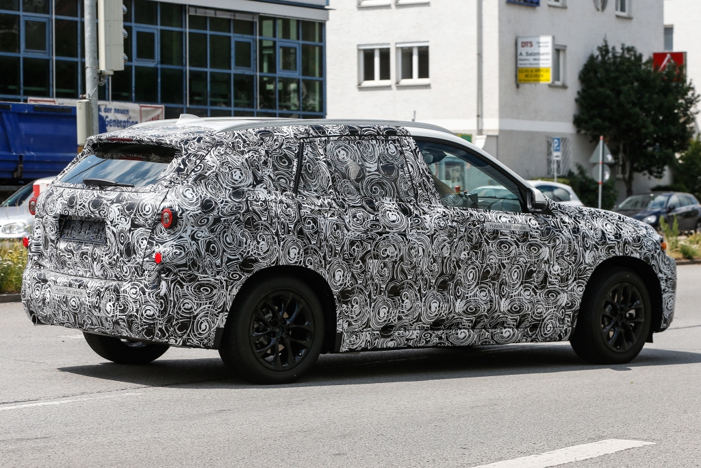 Erwischt: Erlkönig BMW FAST - BMW baut kompakten Crossover-Kombi