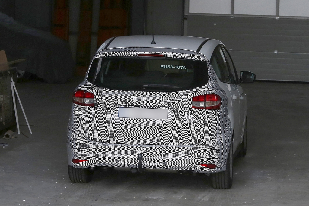 Erwischt: Erlkönig Ford C-Max Facelift - Familienkutsche mit Sportwagen-Optik