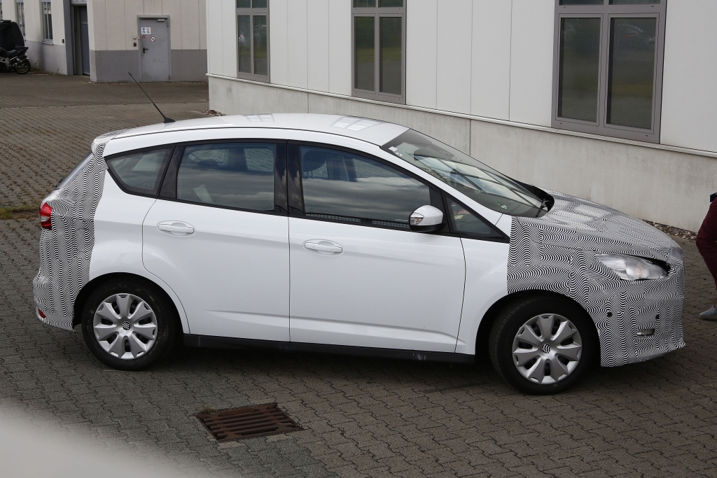 Erwischt: Erlkönig Ford C-Max Facelift - Familienkutsche mit Sportwagen-Optik