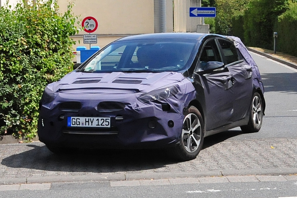 Erwischt: Erlkönig Hyundai i30 Facelift - Hyundai lässt es wieder scheppern