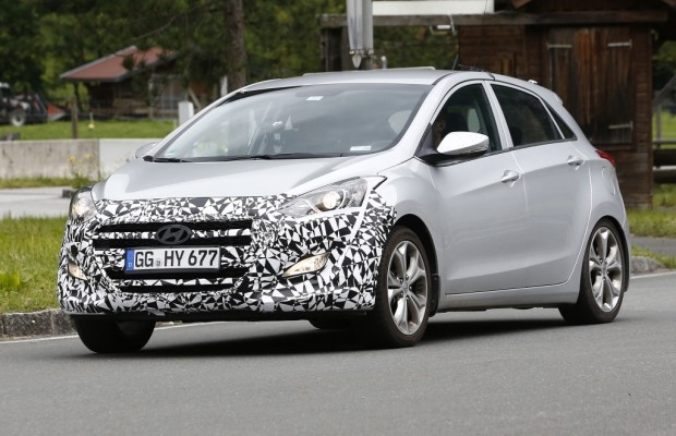 Erwischt: Erlkönig Hyundai i30 Facelift fast ungetarnt
