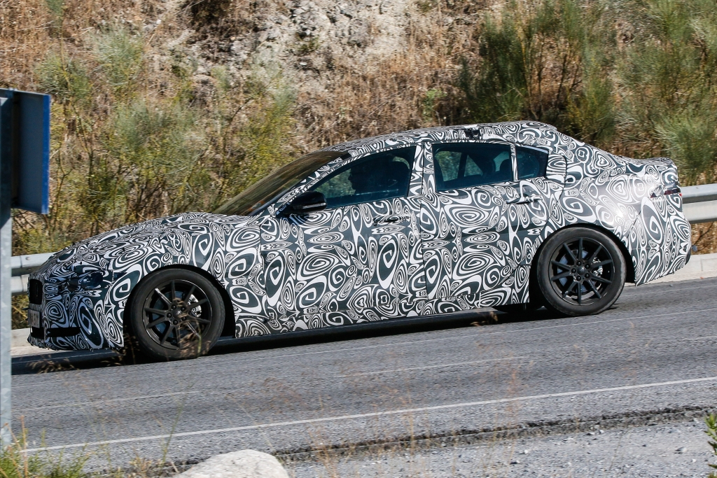 Erwischt: Erlkönig Jaguar XE – Angriff auf die Mittelklasse