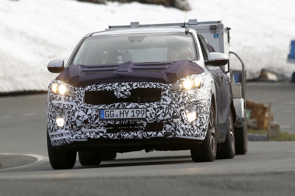Erwischt: Erlkönig Kia Sorento - Unterwegs in den Bergen