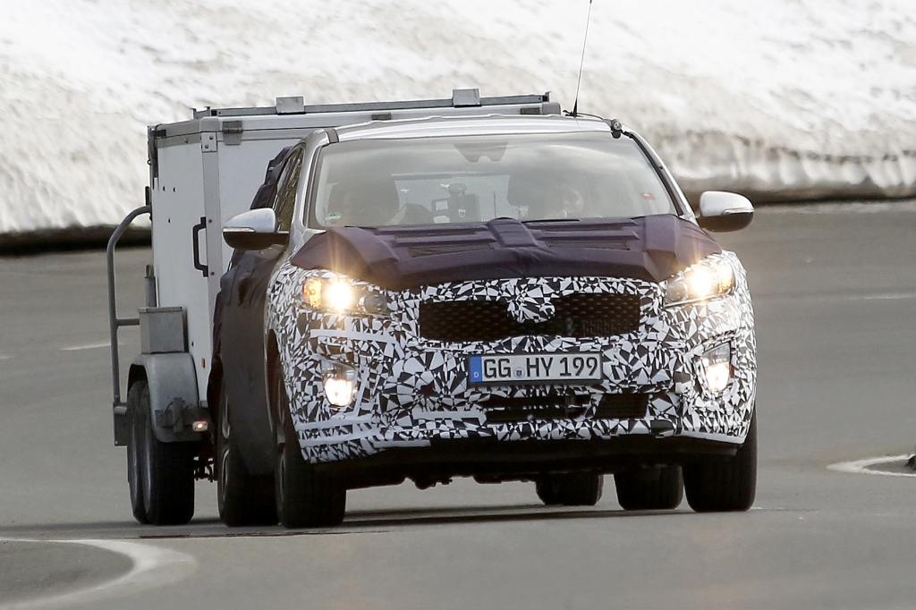 Erwischt: Erlkönig Kia Sorento - Unterwegs in den Bergen