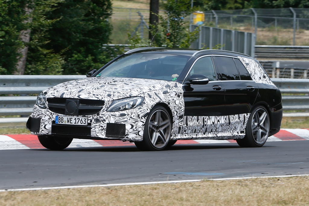 Erwischt: Erlkönig Mercedes C 63 AMG Kombi