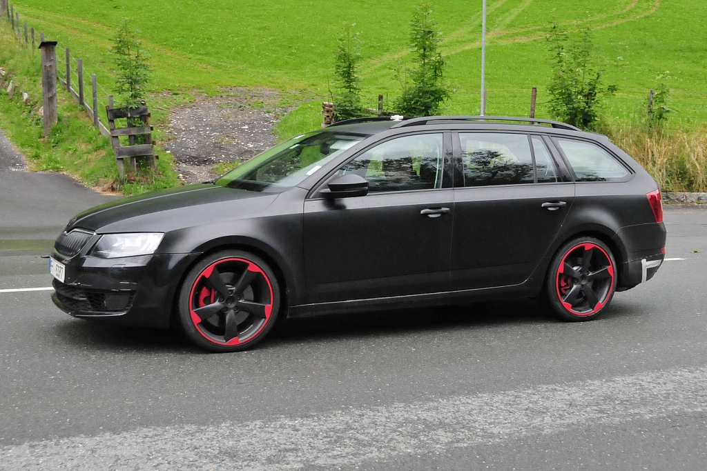 Erwischt: Erlkönig Skoda Octavia RS Plus - Kombi mit 280 PS und Allrad