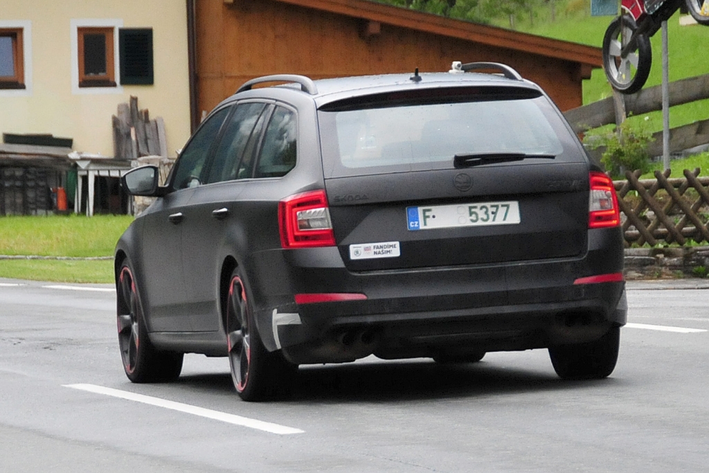Erwischt: Erlkönig Skoda Octavia RS Plus - Kombi mit 280 PS und Allrad