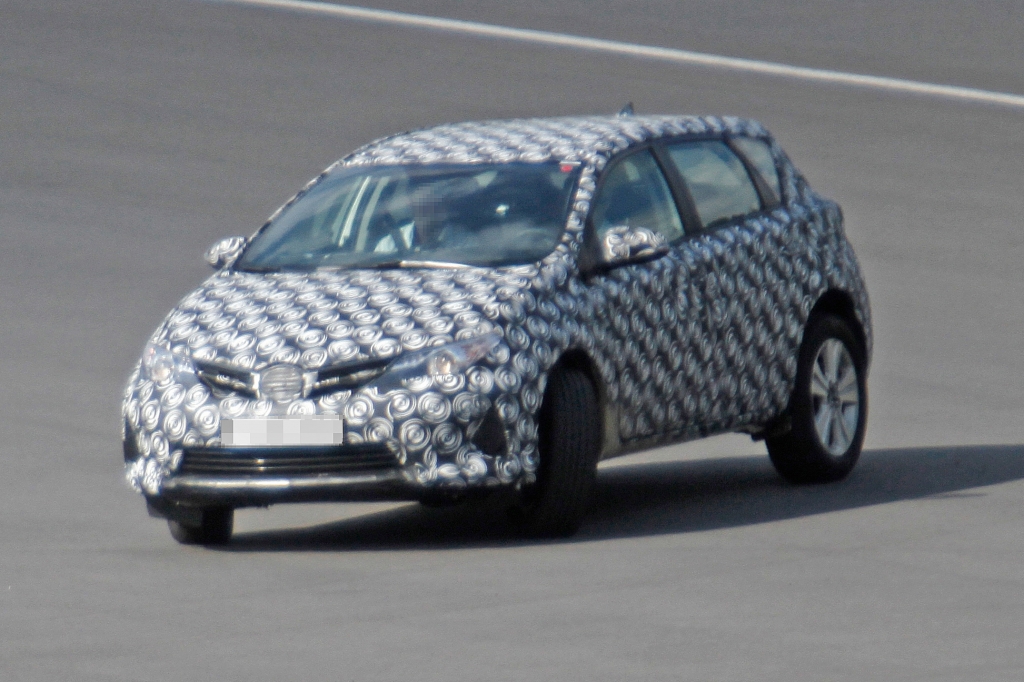 Erwischt: Erlkönig Toyota Cross Auris