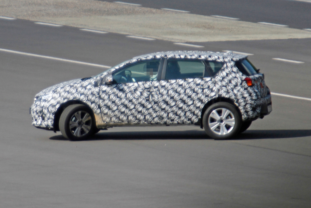 Erwischt: Erlkönig Toyota Cross Auris