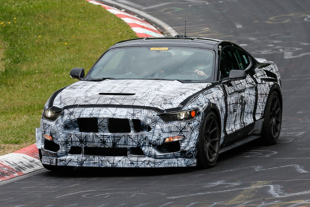 Erwischt: Erlknig Ford Mustang SVT - Nachfolger von Shelby und 500 GT