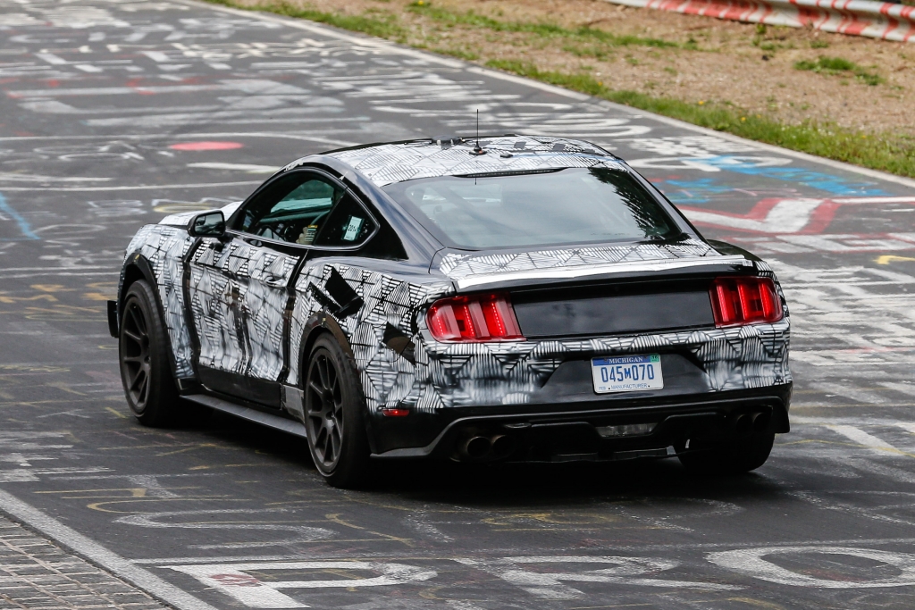 Erwischt: Erlknig Ford Mustang SVT - Nachfolger von Shelby und 500 GT
