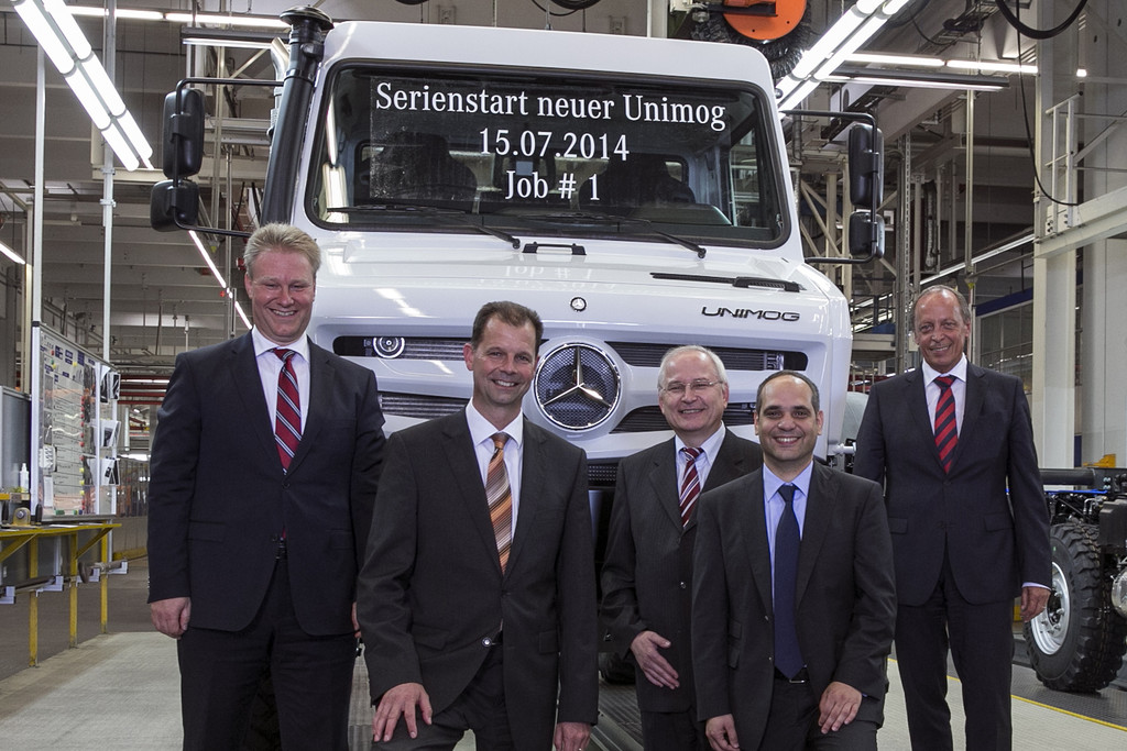 Hochgeländegängiger Unimog läuft vom Band