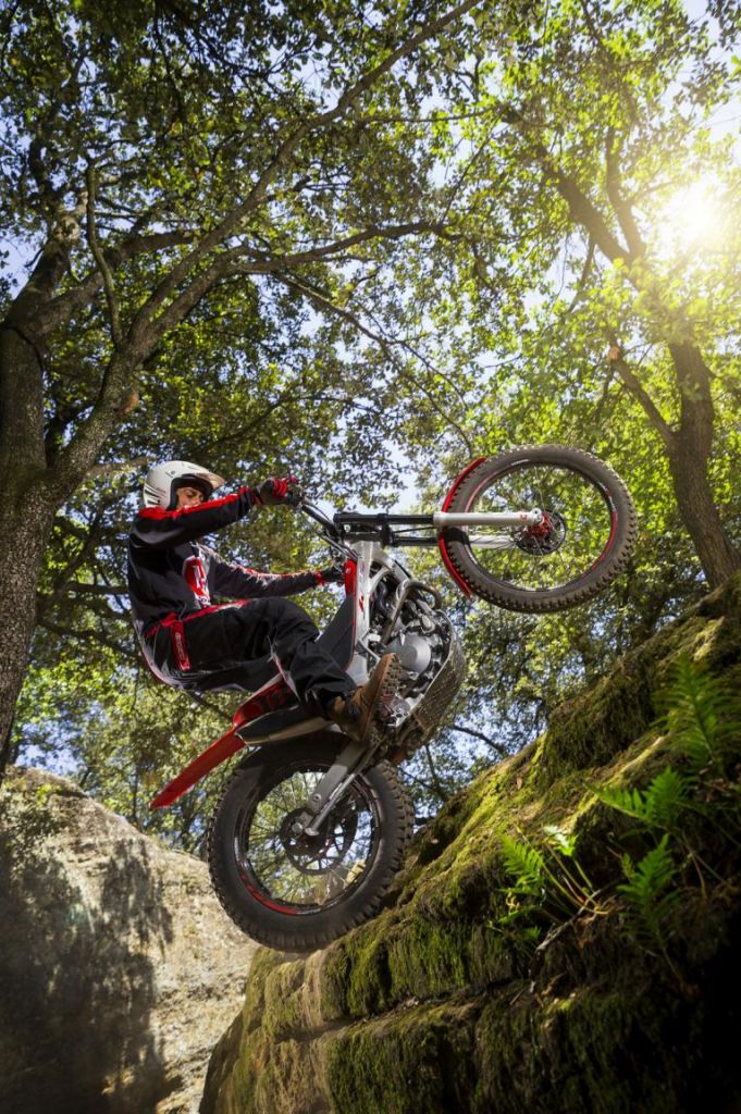 Honda Montesa Cota 4RT mit besserem Feeling beim Trial