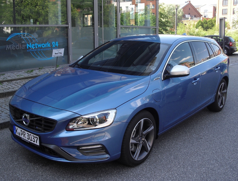 Im R-Design-Trainingsdress: Volvo V60 Plug-in-Hybrid.