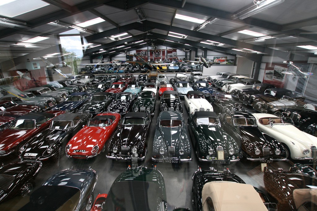 Jaguar Land Rover kauft 543 britische Klassiker